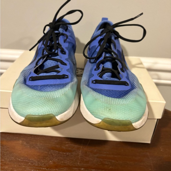 Women's Nike Sneakers - blue/light blue - gently used Size 7.5 - Picture 5 of 7